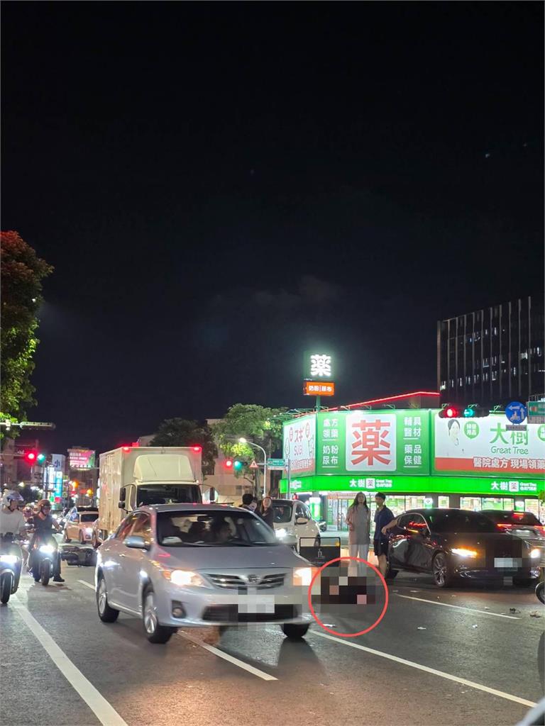 20多歲「高中孕婦」無照摔車遭輾！後車冷血肇逃…醫拚全力「捨子救母」