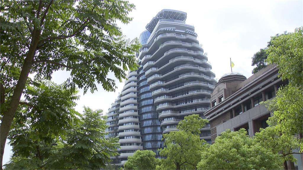 陶朱隱園首位正式買家驚傳是他　歌手發文駁「買三X旋轉大樓」