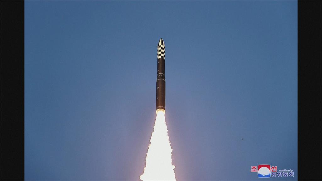 北朝鮮證實試射最新「火星18型」洲際彈道飛彈　金正恩攜愛女親眼見證