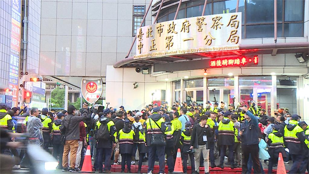 朱立倫「非法集會」自首衝第一!他反揪「這1事沒擔當」笑諷:狗熊演英雄
