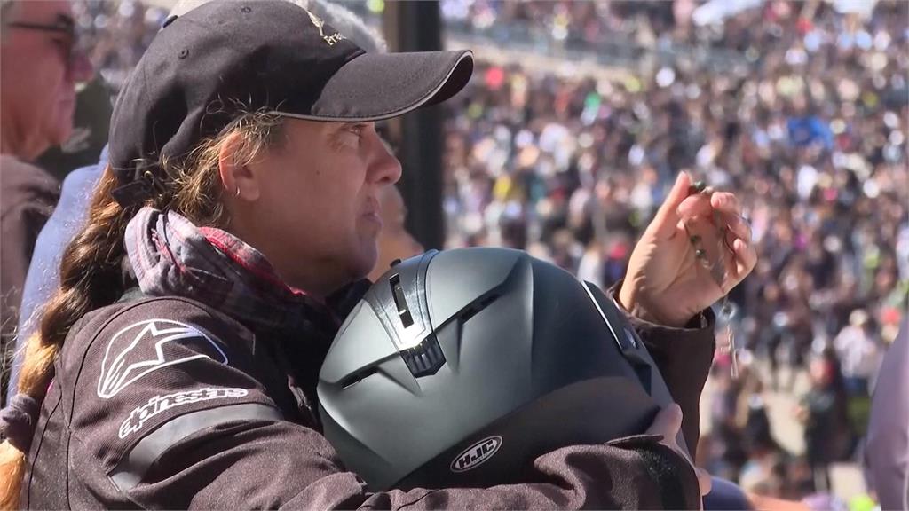 葡萄牙18萬機車騎士朝聖　安全帽灑聖水祈求庇佑