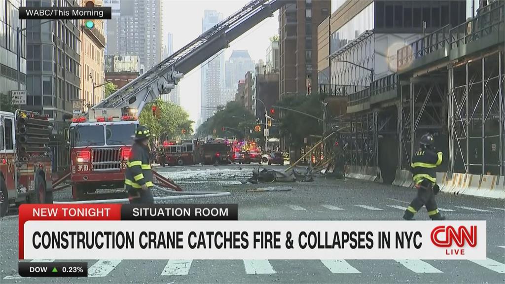 紐約市中心高樓起重機失火　吊臂折斷砸落　民眾奔逃