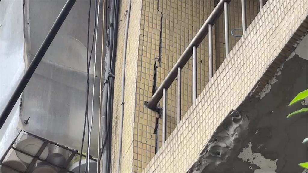 工地釀禍?兩電桿下陷2米 基隆市百福社區停電5小時