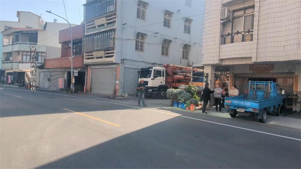 台南鹽水爆持刀追砍! 雙方"停車糾紛"持棍棒當街互毆