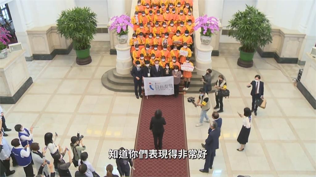 青春洋溢!「橘色惡魔」旋風登台 見到她暴動喊「總統好」