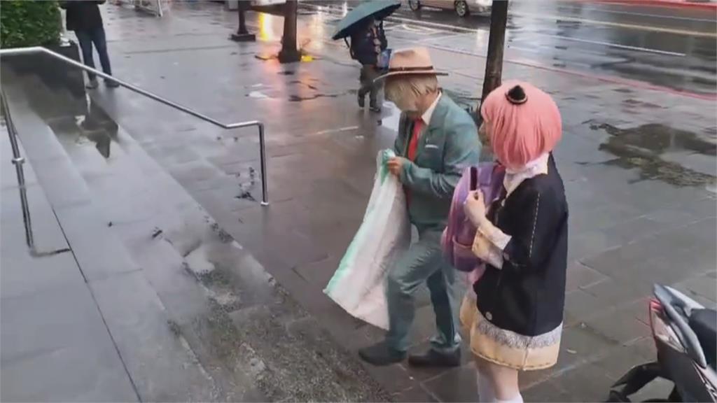 台灣防搶演練Cosplay《間諜家家酒》 紅回日本!網友樂喊「太搞笑」