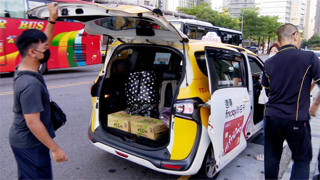 車隊「免費小黃」載鏟子超人！　這位超偶歌手也來救災