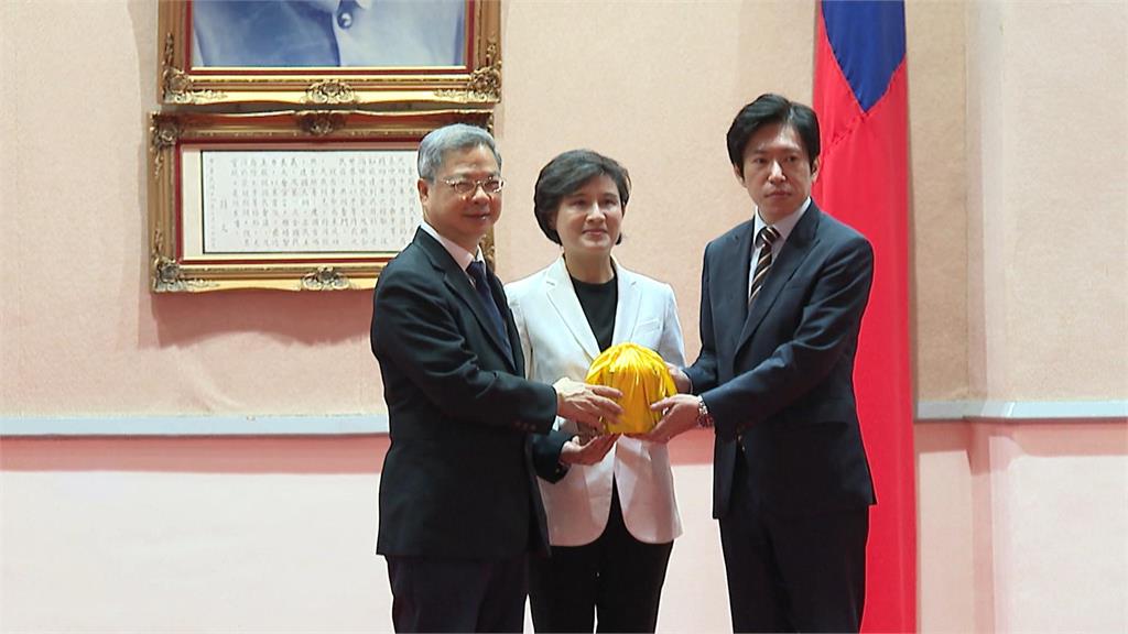 正式上任政院秘書長! 張惇涵:扮演好"控球後衛"角色