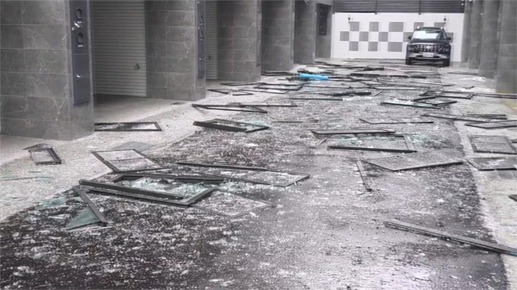 廢棄鎂土遇水釀大爆炸 11戶起火.57戶被震波殃及