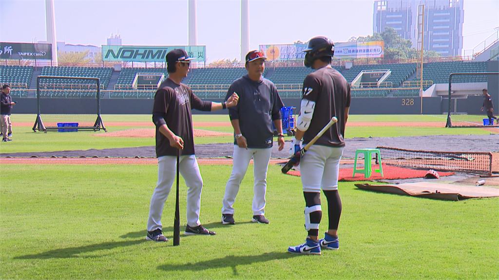WBC練習賽結束放4天年假！　民眾南下為台灣隊加油