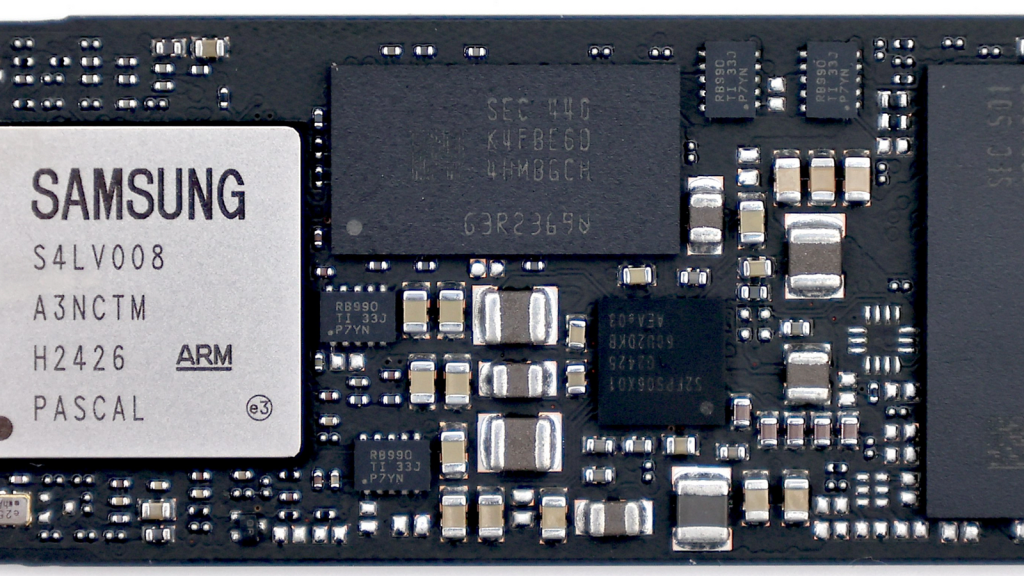 PCIe Gen4 x4 的天花板!Samsung 990 PRO