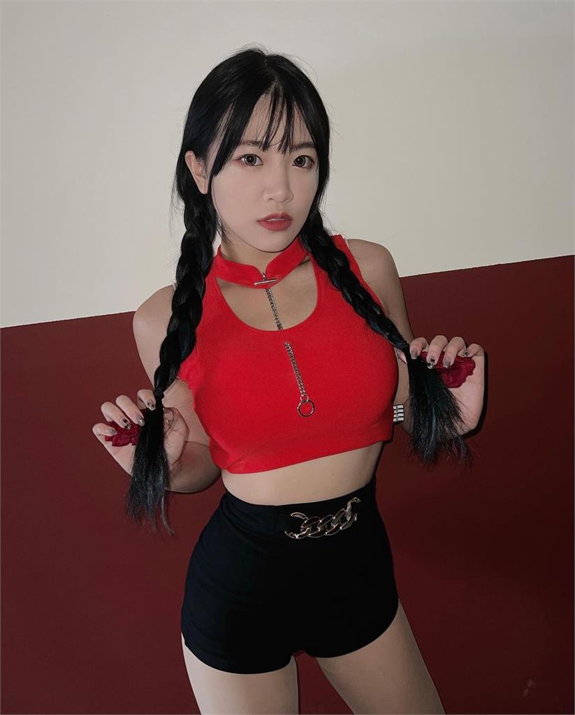 熊霓在日暴紅竟「與哥哥有關」!背後故事藏洋蔥 熊霓紅到日本!本人親曝背後故事「與哥哥有關」:在另個世界保護我
