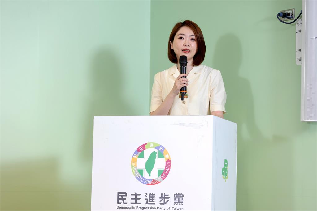 快新聞/青年通通站出來了!誓言罷免親中藍委 民進黨推創意影片助陣