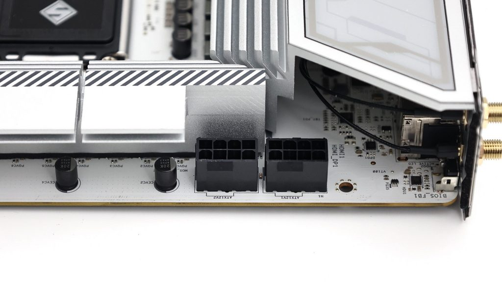 ASRock B860M Steel Legend WiFi 平價銀白色加入 Thunderbolt 4