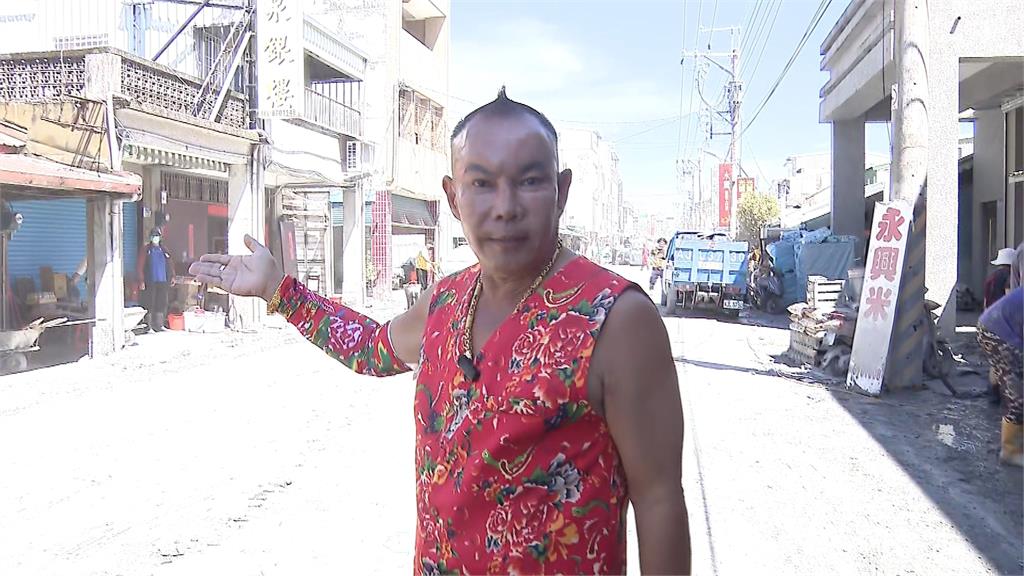 打臉酸民! 吊車大王胡漢龑親送物資到災區