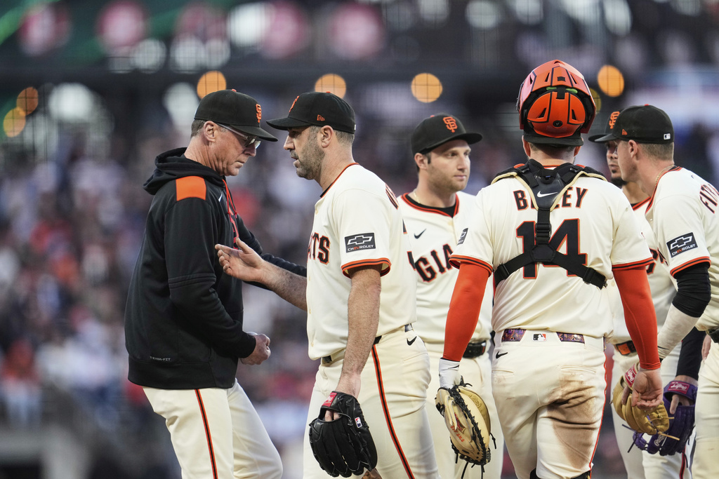 MLB(影)/韋大人穿上巨人球衣後還沒贏過!球迷:「可能要女神老婆到場加油!」