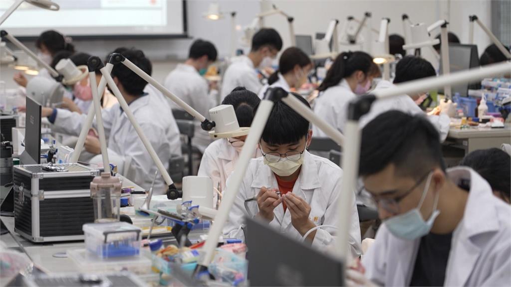 異言堂/波波牙醫吵什麼?