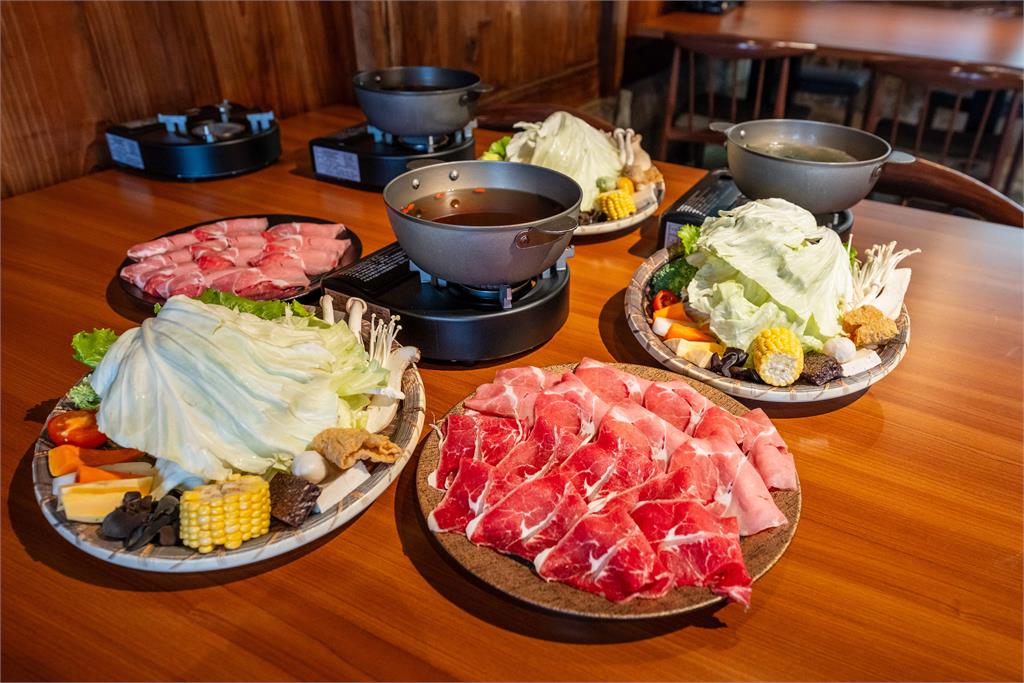 阿里山療癒慢旅，老宅鍋物、茶園與螢光夜景串聯山林風貌