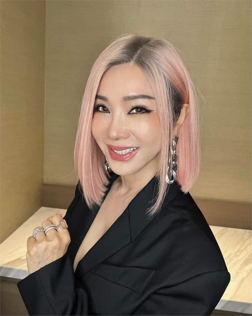 67歲陳美鳳超緊「被讚BLACKPINK算什麼」!本人揭原因 67歲陳美鳳超緊「臉被讚BLACKPINK算什麼」!本人長文「親揭原因」:必須的