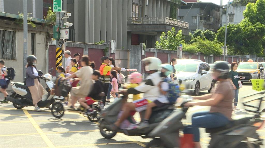 異言堂／校園導護肉身擋車 安全保障誰來擔? 