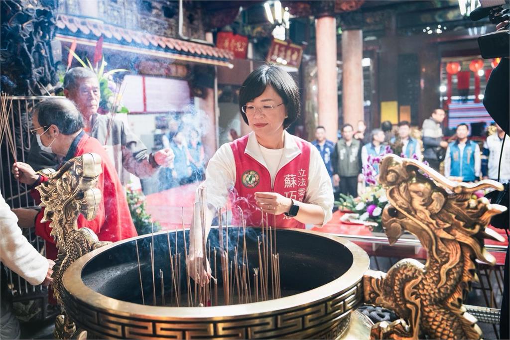 蘇巧慧2026戰新北「狂被喊重返蘇貞昌榮光」!她秒脫口「開戰老爸」畫面全放送