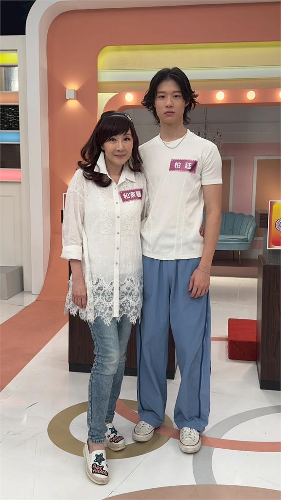 《姊妹亮起來》和家馨爆料兒子何柏廷異想天開!美式賣場鮭魚片生吃得蕁麻疹