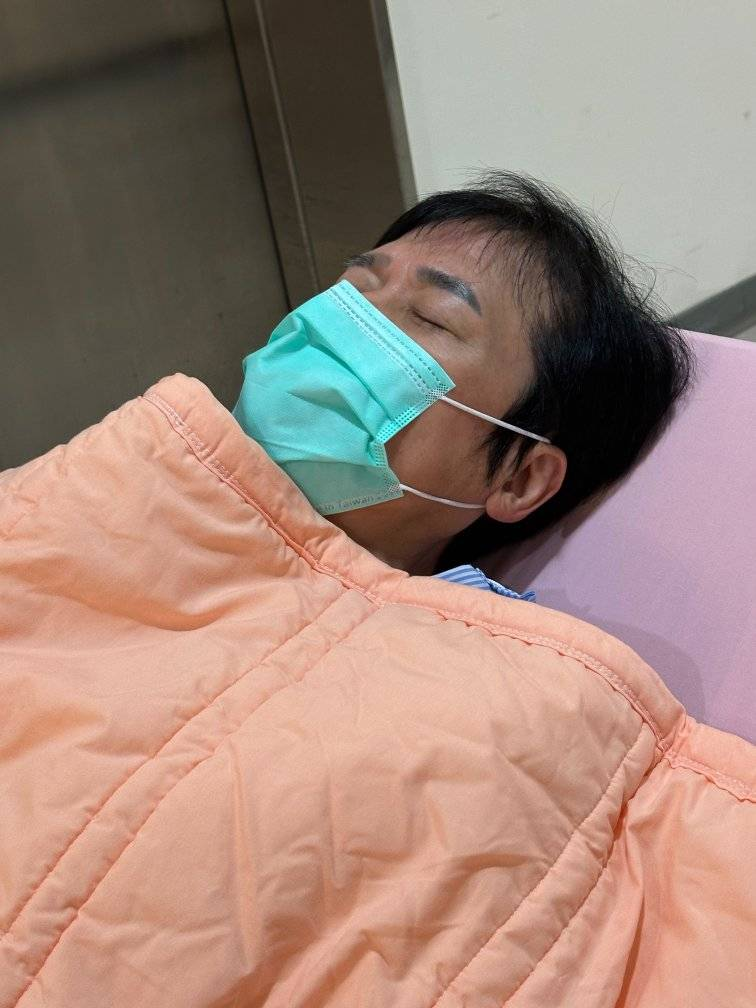 洪榮宏「才因攝護腺動刀」二次回診！驗出血「痛到臉變形」畫面流出