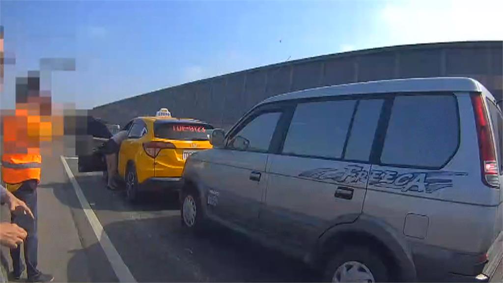 男子遭機器斷指送醫卡車陣 警協助開道就醫順利接回斷指