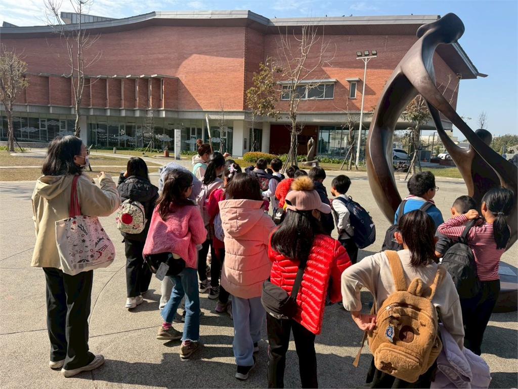 台灣建築之光！「麥寮社教園區」角逐 ArchDaily 2026 年度建築大獎