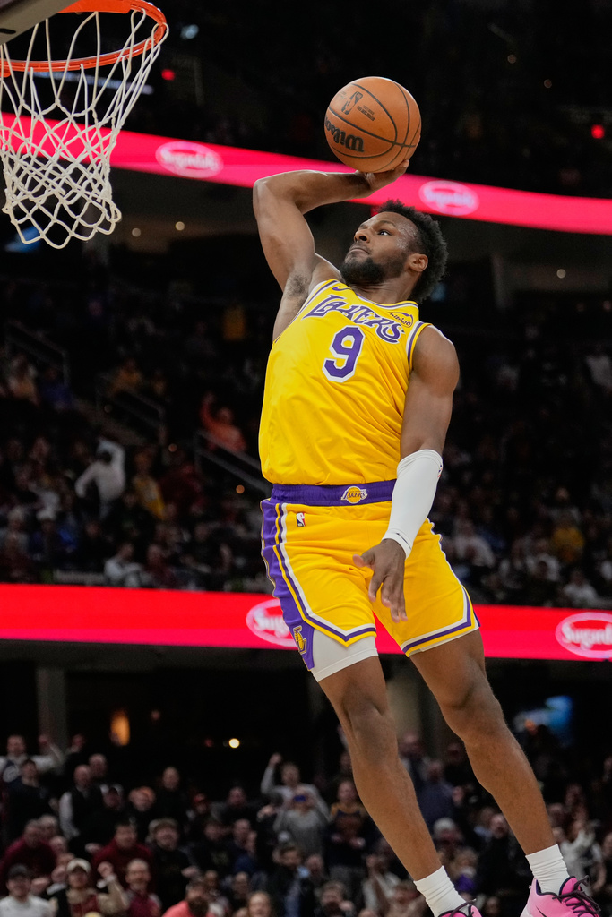 NBA(影)／詹皇父子都回克里夫蘭出賽！詹媽到場一次看到兒子和孫子