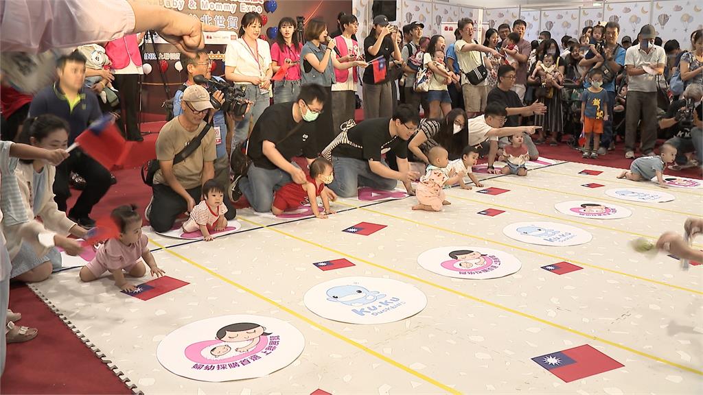 「寶寶爬行賽」超萌運動會 準媽媽黃瀞瑩：來跟學長姐實習