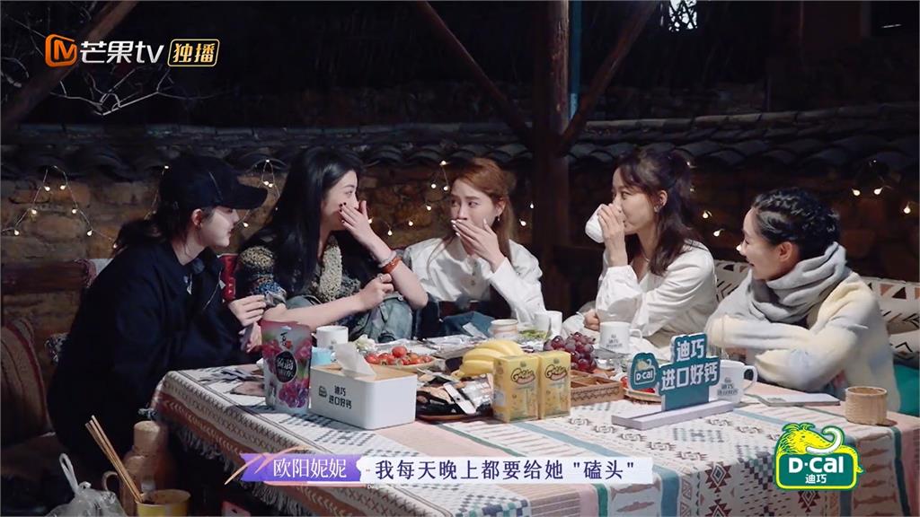 歐陽娜娜不忍了!親揭「獨扛家計真相」妮妮秒拭淚:每天給妹妹磕頭