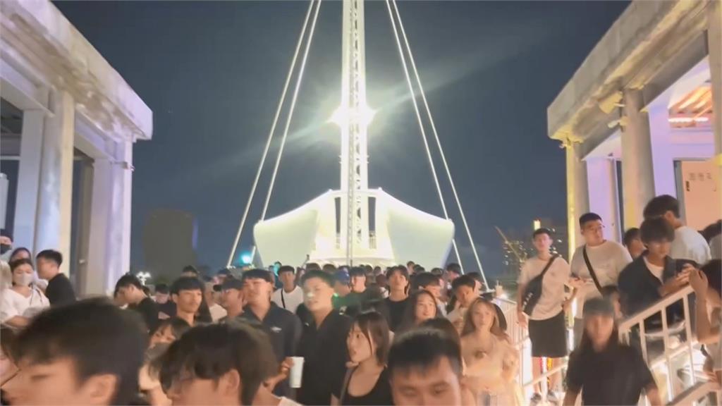 嘻哈天團頑童MJ116快閃駁二酒吧 大港橋擠爆險成「台版梨泰院」
