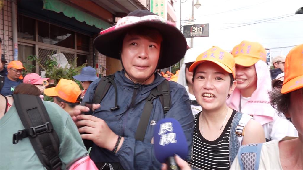 疾行!粉紅超跑衝衝衝 海放「頭旗、香燈腳」日常