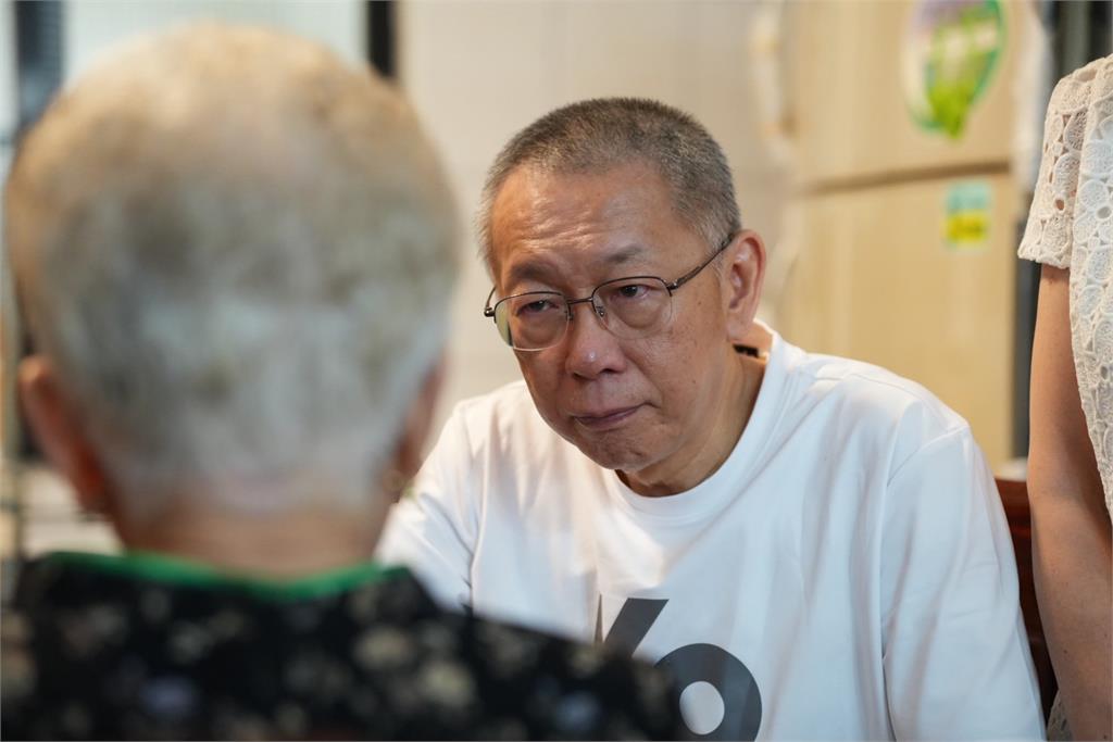 快新聞／柯文哲交保後首餐！　與家人圍桌「吃冰棒、豬腳麵線」