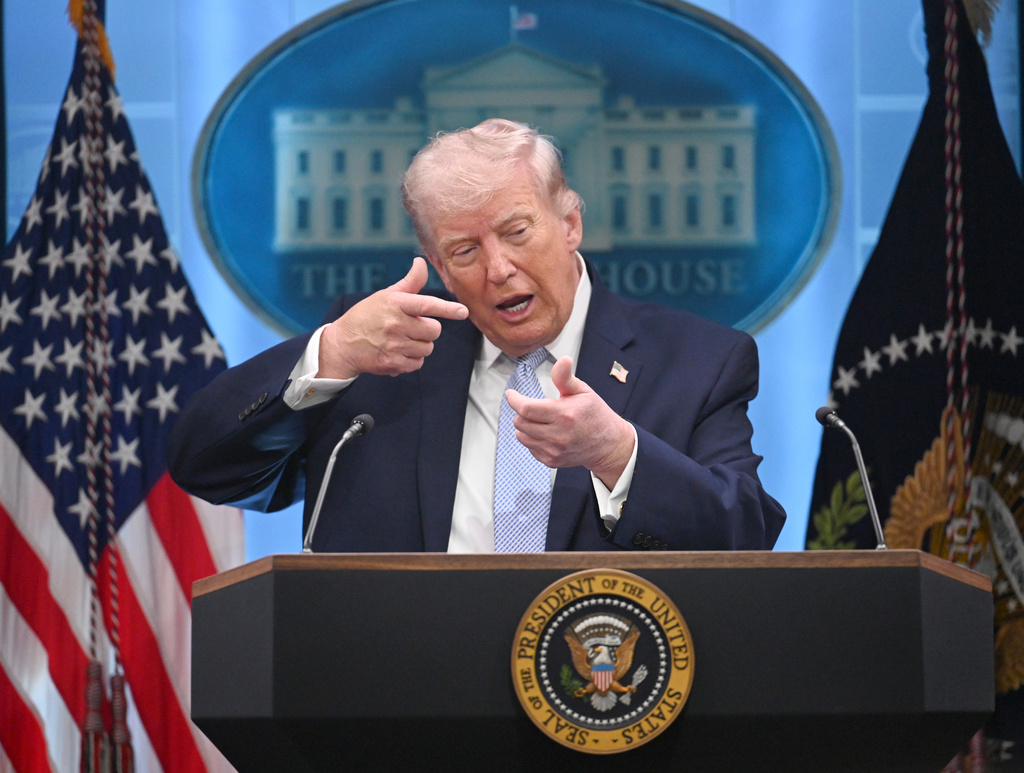 川普揚言「文明毀滅」驚動股市!「這國」急勸延後兩週 美股收盤低點反彈