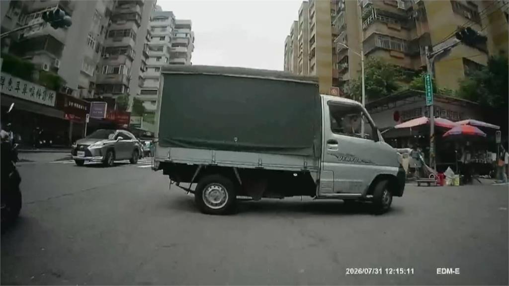 火爆行車糾紛！　駕駛不滿被按喇叭嗆騎士「沒看過壞人」