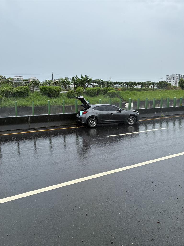 快新聞／酒駕慣犯又毒駕！嘉義水上轎車撞護欄　男子測出2項毒品反應