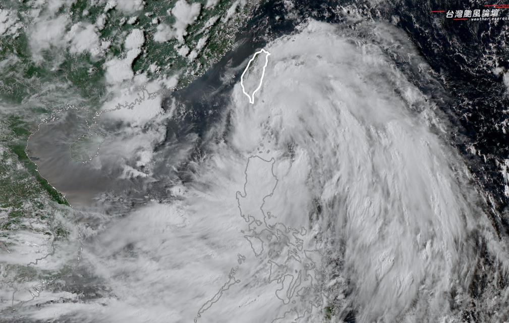 颱風薇帕「暴風圈沒觸陸」別輕忽!吸飽水氣「環流龐大」強降雨紫爆區曝