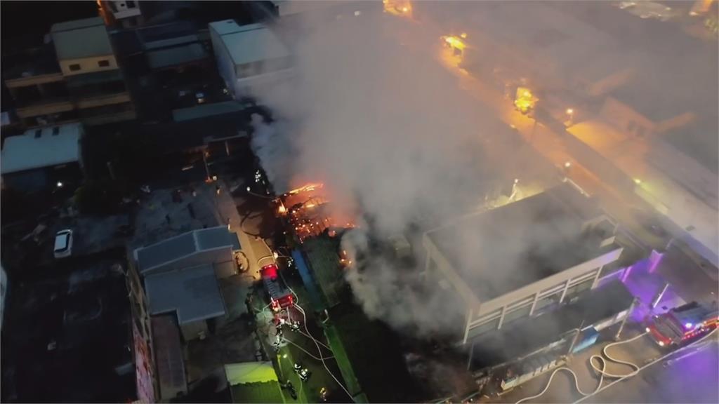 民宅大火延燒4戶 阿讚爌肉飯遭波及今休店1天