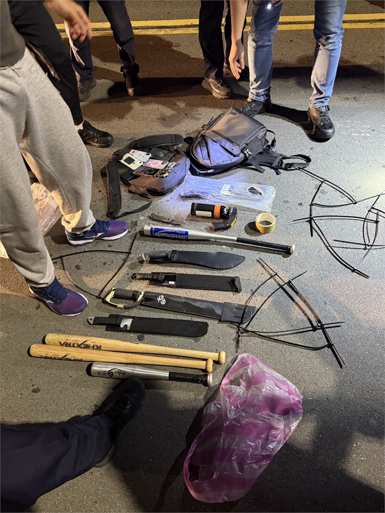 快新聞/疑債務糾紛!男子深夜新北中和當街遭擄 警40分鐘救出逮三嫌