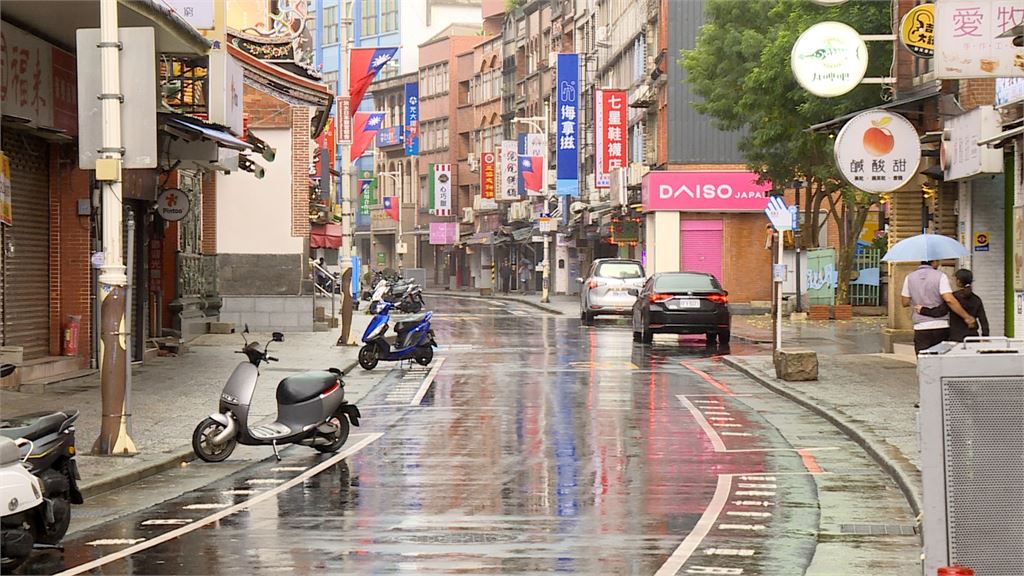 薔琵狂襲！　憂瞬間強陣風危及行車　淡江大橋預警性封閉