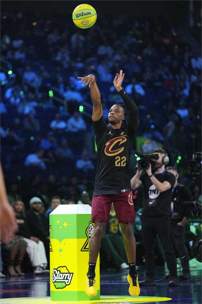 NBA(影)/小李三連霸夢碎 英雄哥射下三分球大賽冠軍