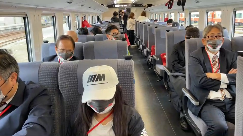 快新聞／台鐵EMU3000列車今首航！　蘇貞昌：行車運轉零事故為目標