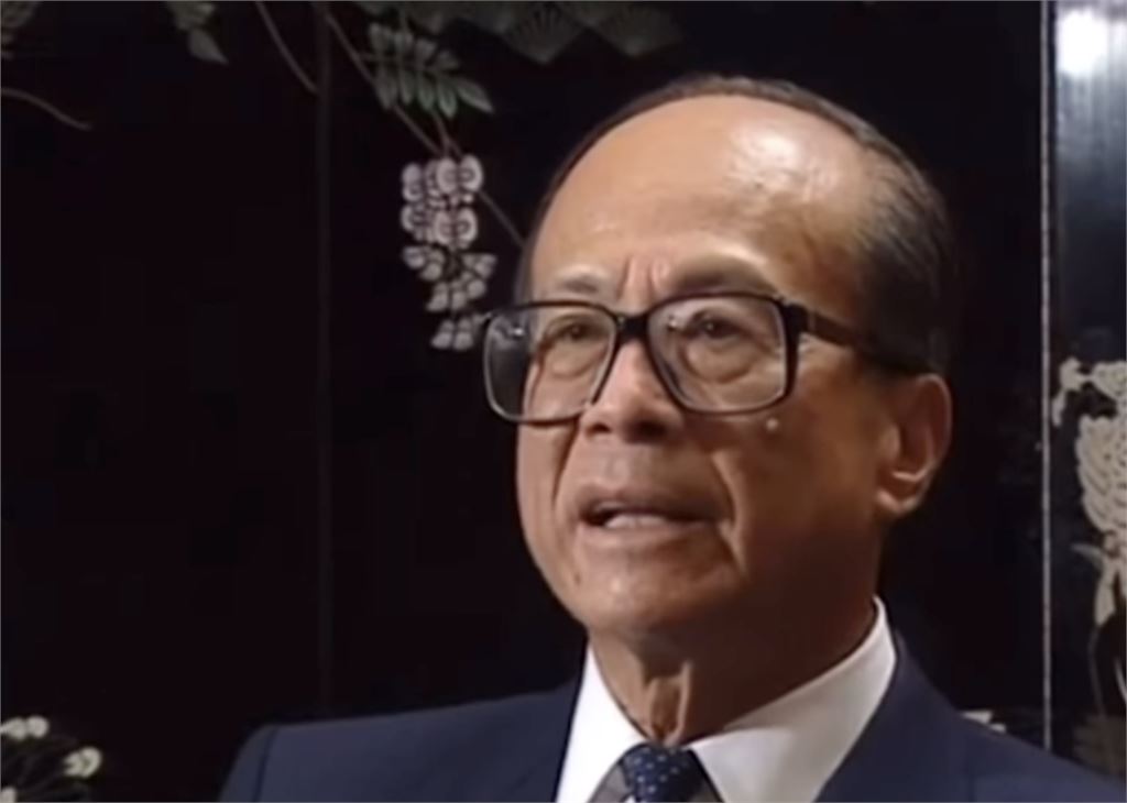 98歲香港首富李嘉誠「驚傳逝世」！登上微博熱搜　長實集團出面回應了