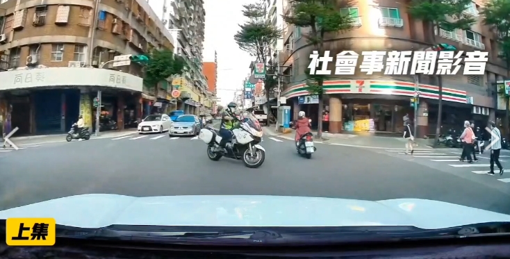 知法犯法? 警騎重機轉彎未禮直行車 分局不護短將開罰