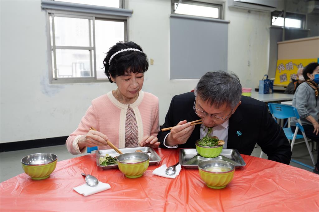 陳佩琪爆幕僚「覺得柯文哲不受控」!2照揭阿北「私下反差萌」:他真的很乖