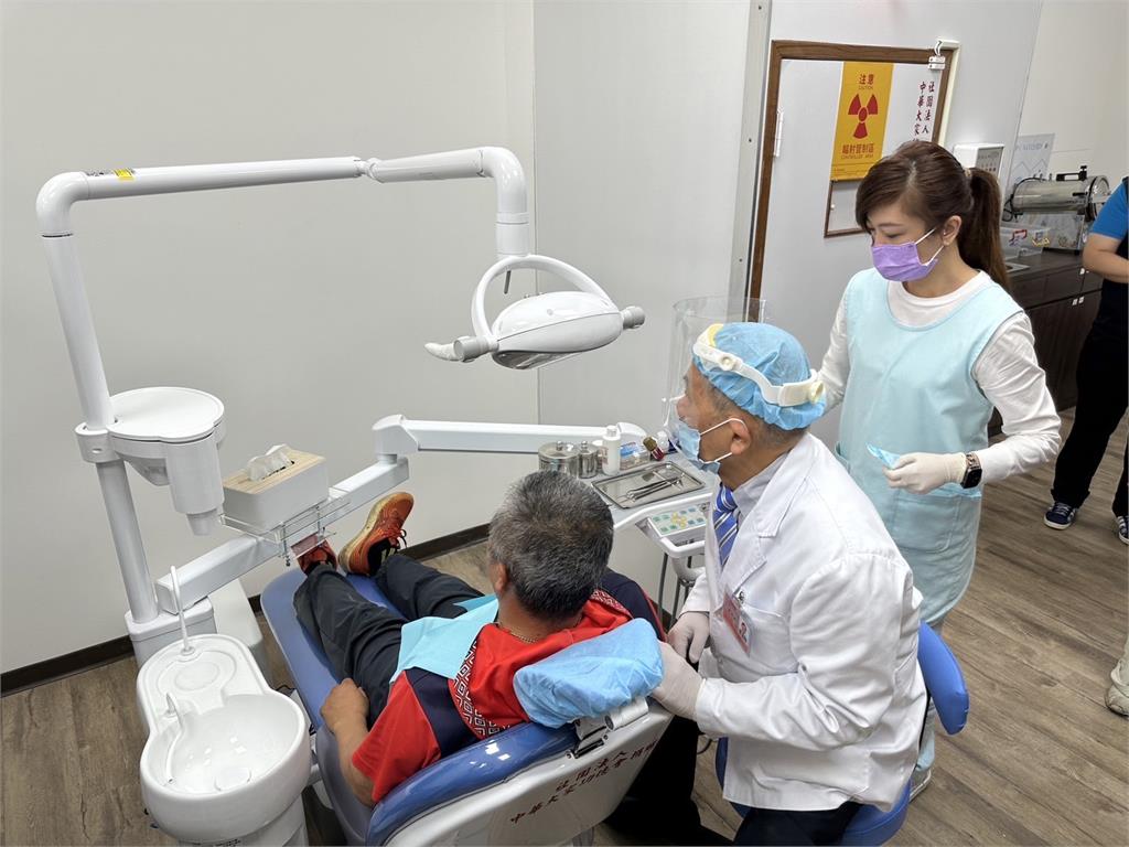 台中和平區牙醫巡迴醫療站開幕 偏鄉居民牙痛有解套