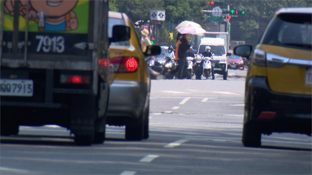 好熱!台南高溫亮黃燈 中南部午後易有雷陣雨