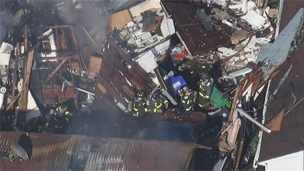 美國加州灣區氣爆! 屋頂牆壁被炸飛起火 釀至少6人傷